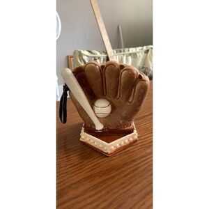 Vintage mid century kitschy baseball glove ceramic planter‎